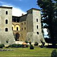 Castello di Grotti - Le case nel parco