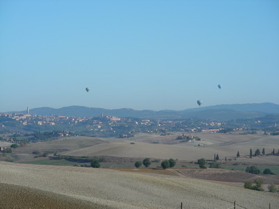 Veduta verso Siena dal parco del Castello di Grotti